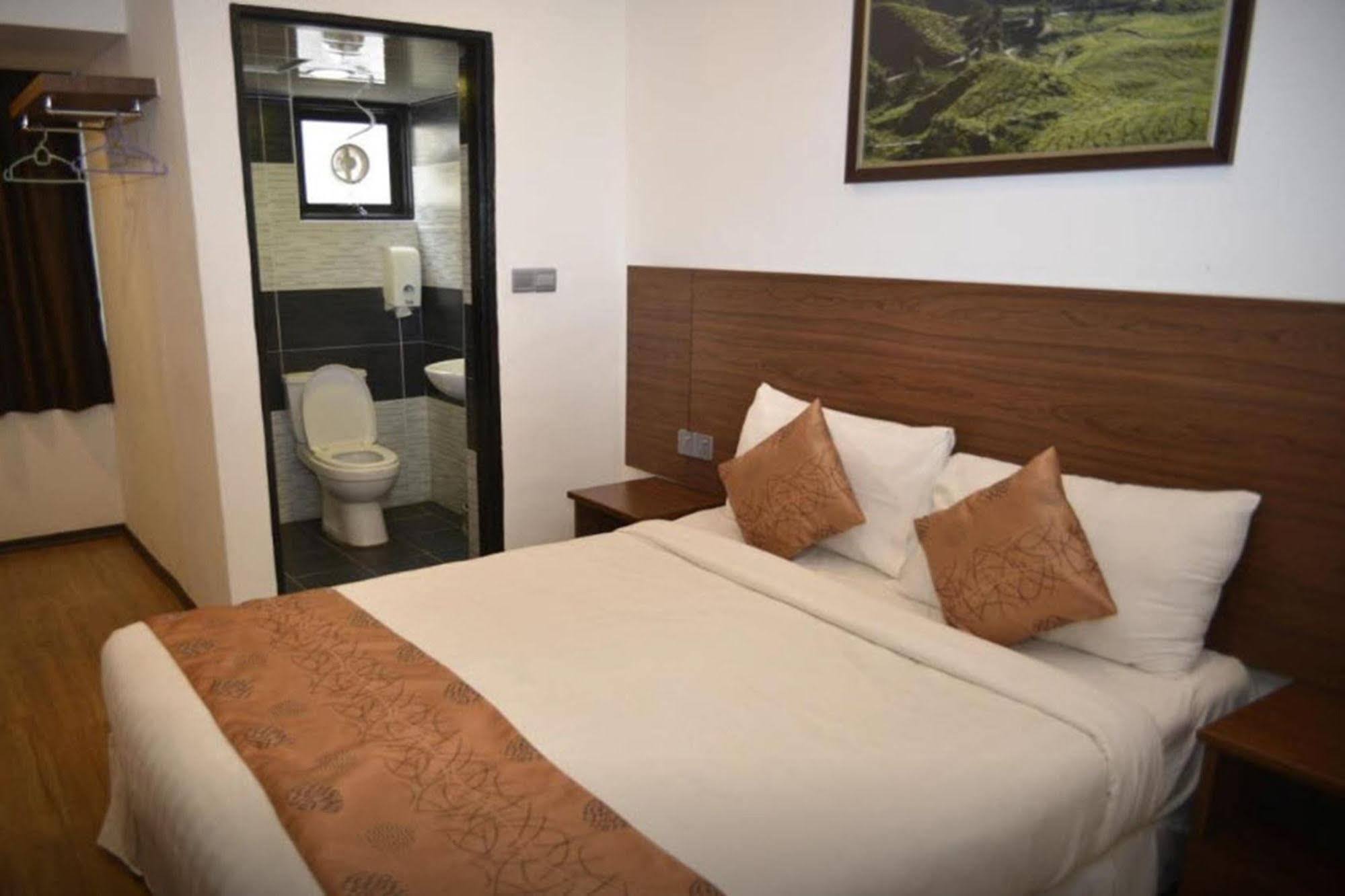 Highlanders Hotel Cameron Highlands Exterior photo